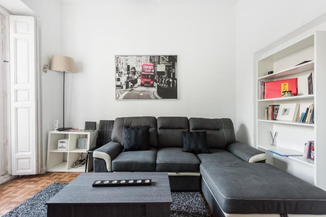 M&F Apartaments Chueca Madrid Buitenkant foto