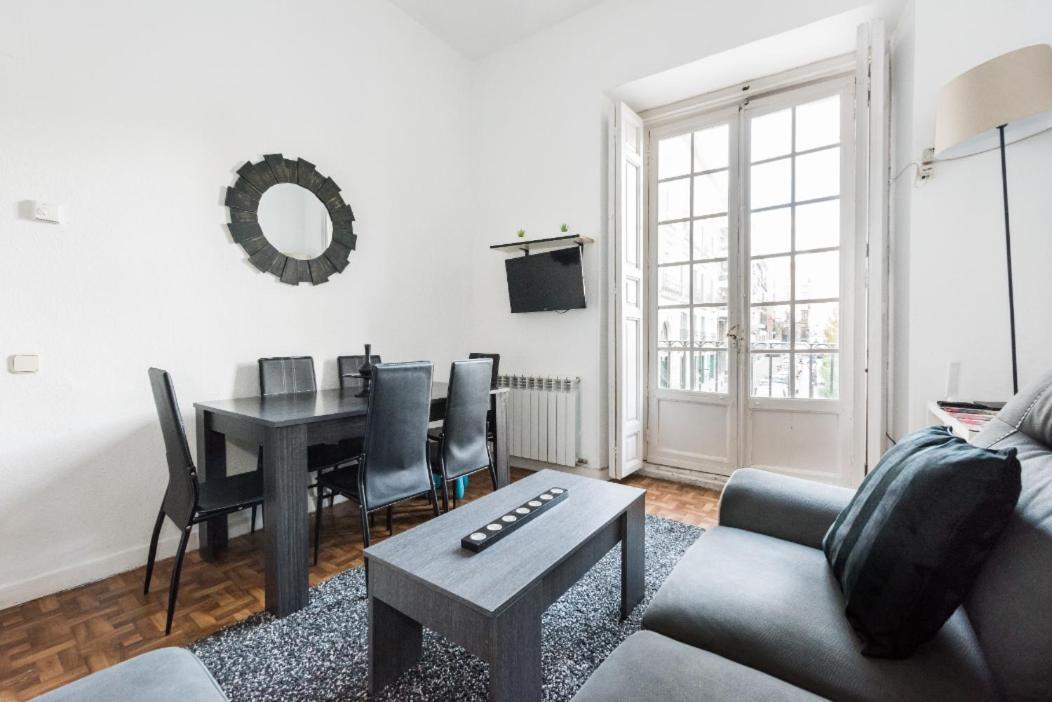 M&F Apartaments Chueca Madrid Buitenkant foto