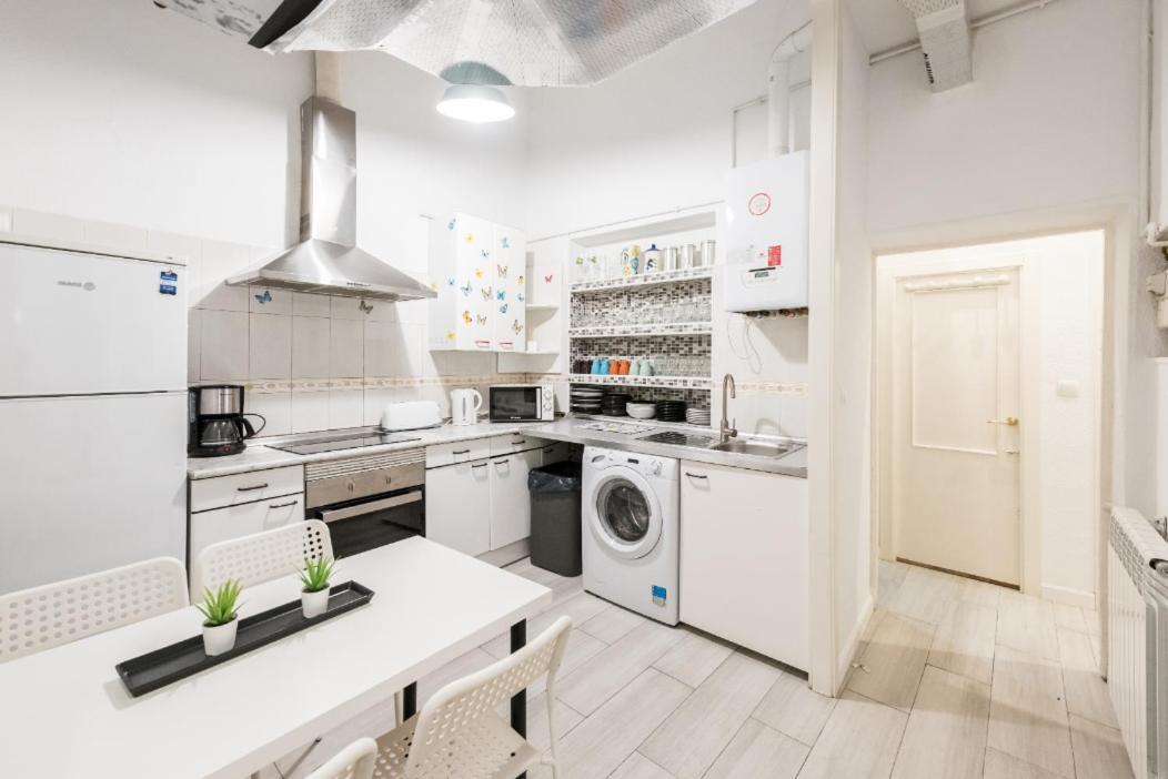 M&F Apartaments Chueca Madrid Buitenkant foto